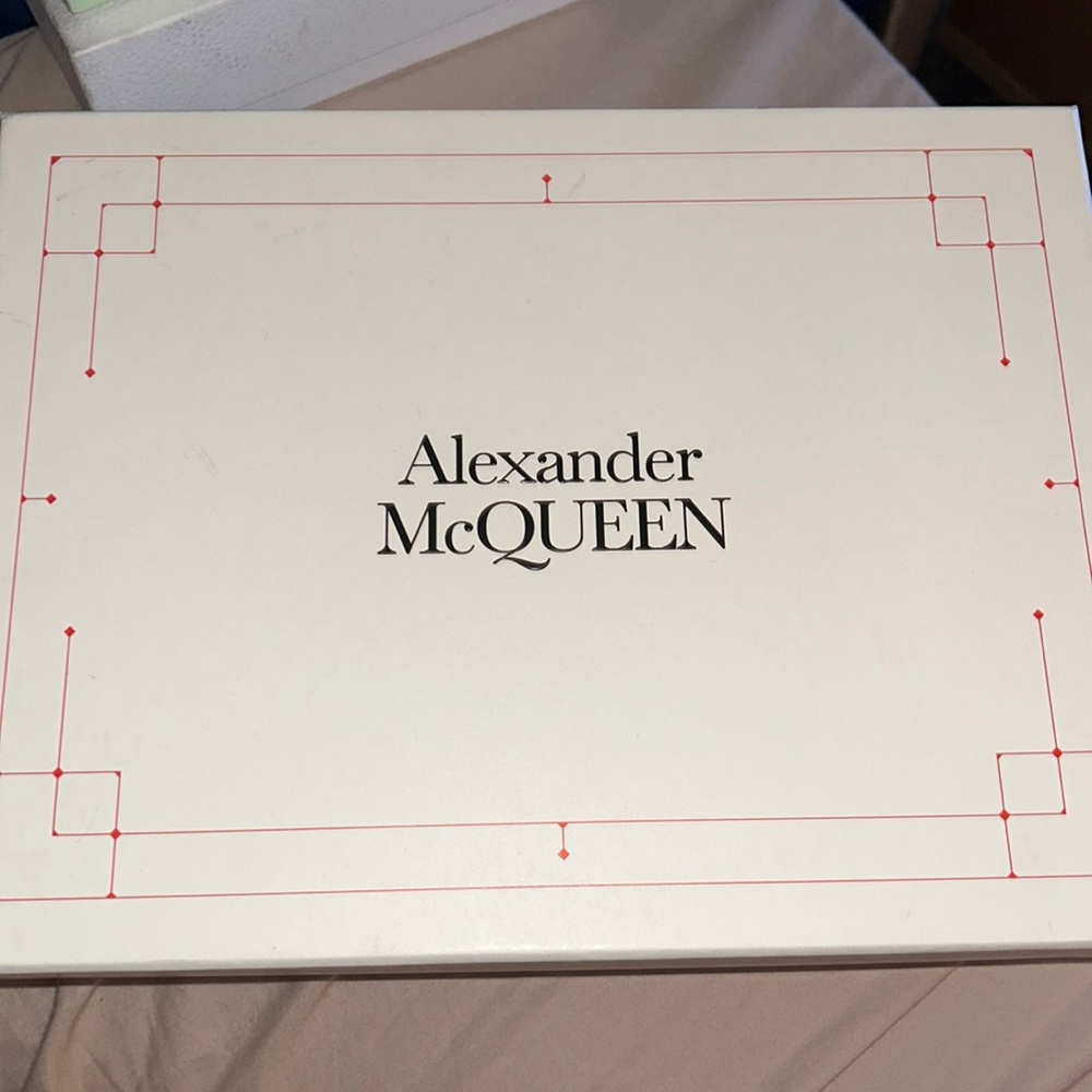 Alexander McQueens 7.5